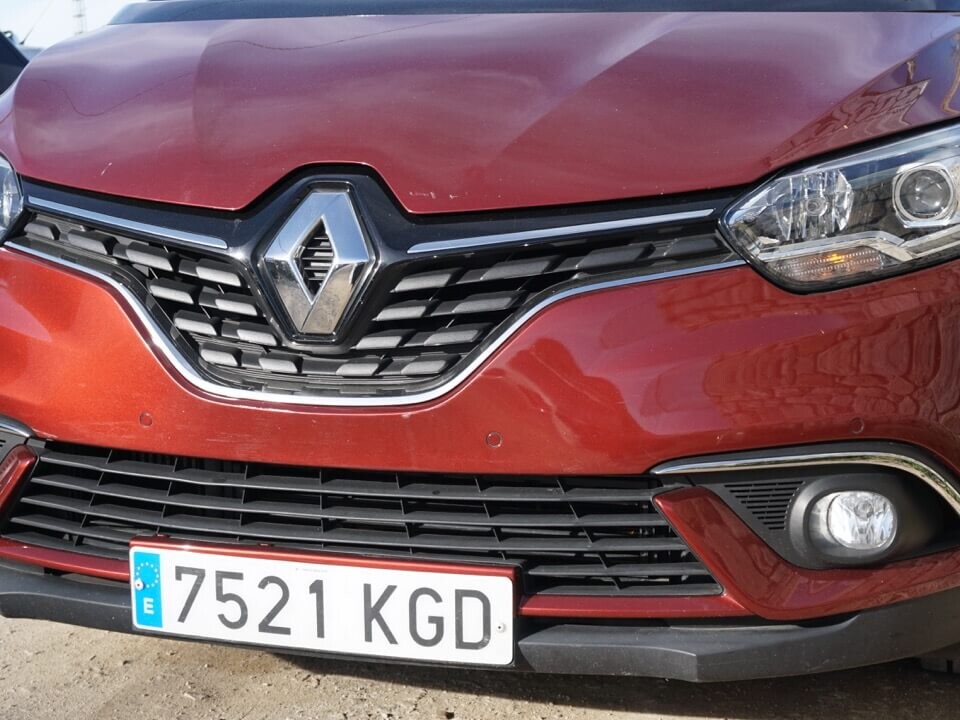 RENAULT GRAND SCÉNIC 1.2 TCe ZEN COLLECTION 97KW_Renting Master