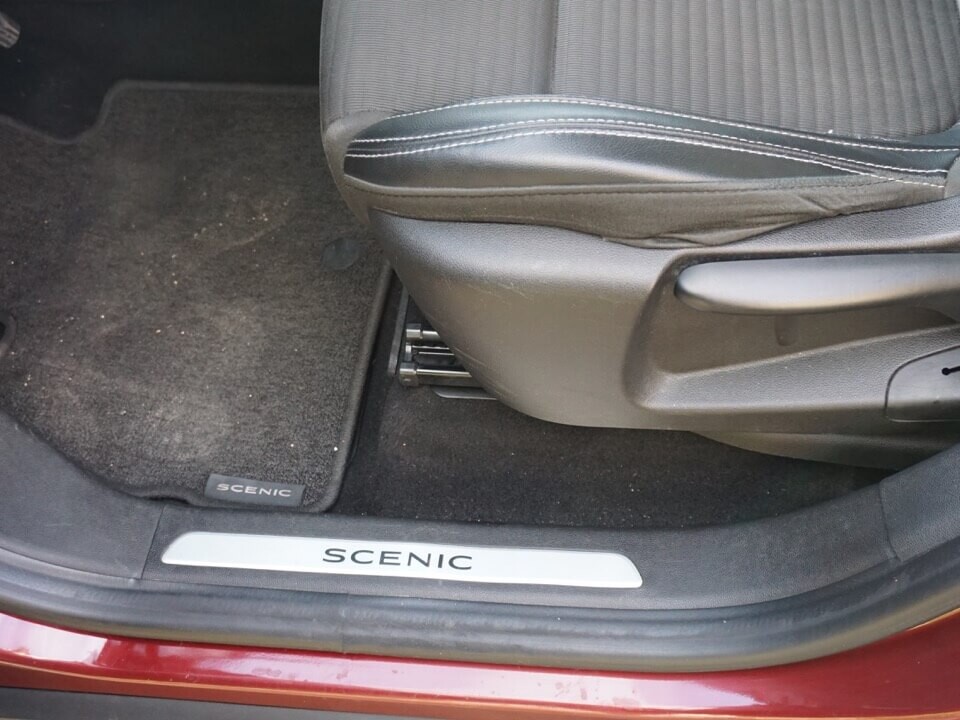 RENAULT GRAND SCÉNIC 1.2 TCe ZEN COLLECTION 97KW_Renting Master