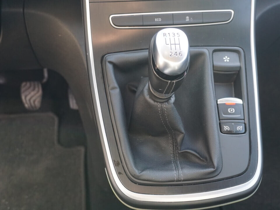 RENAULT GRAND SCÉNIC 1.2 TCe ZEN COLLECTION 97KW_Renting Master